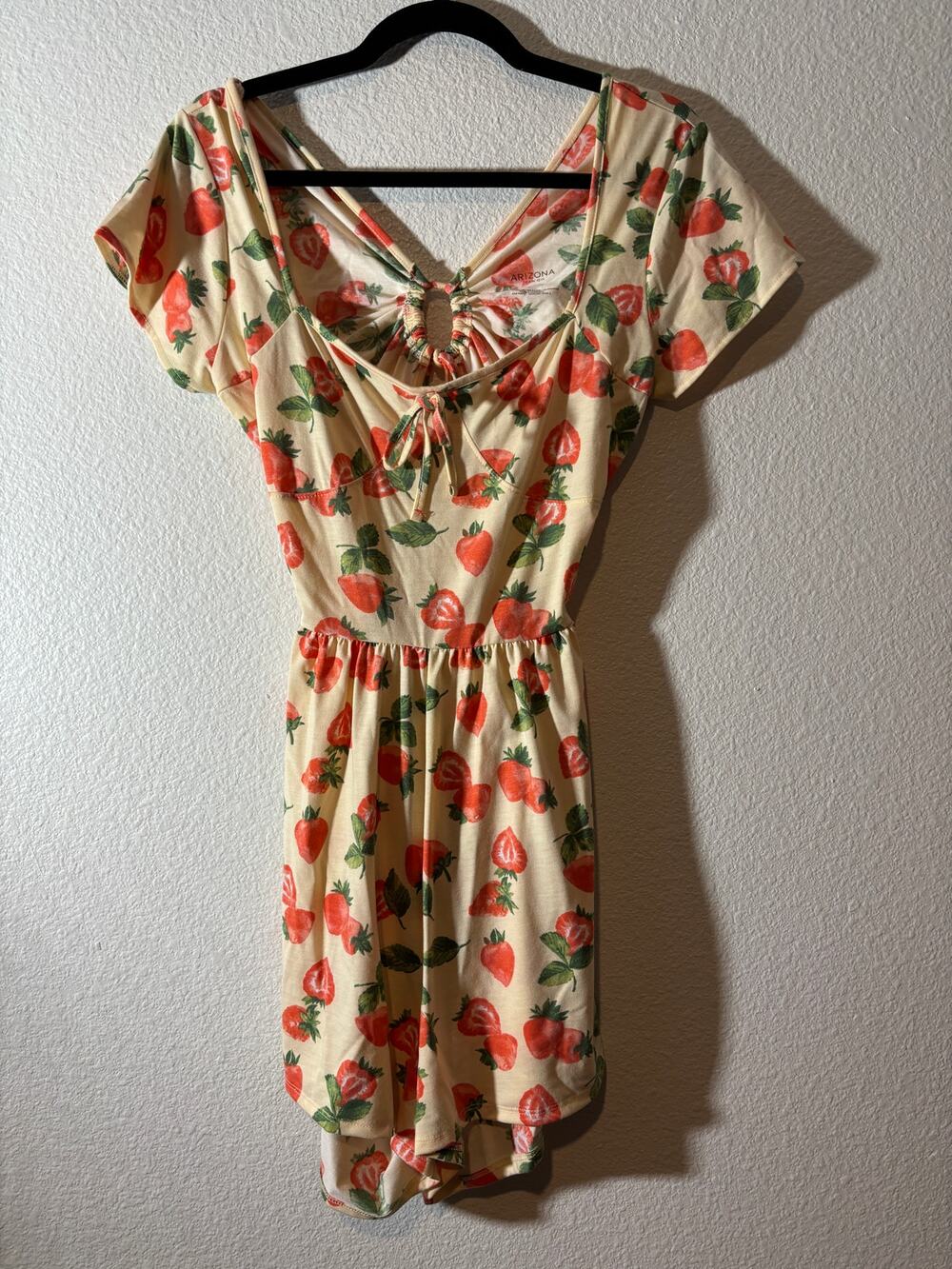Arizona Jean Co Women's Size L Strawberry Fruit Print Pale Yellow Romper